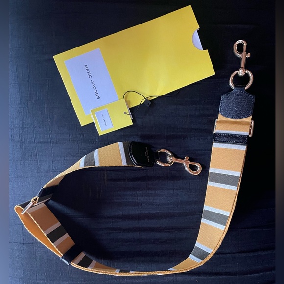 ❌SOLD❌ Marc Jacobs Strap - Picture 5 of 5